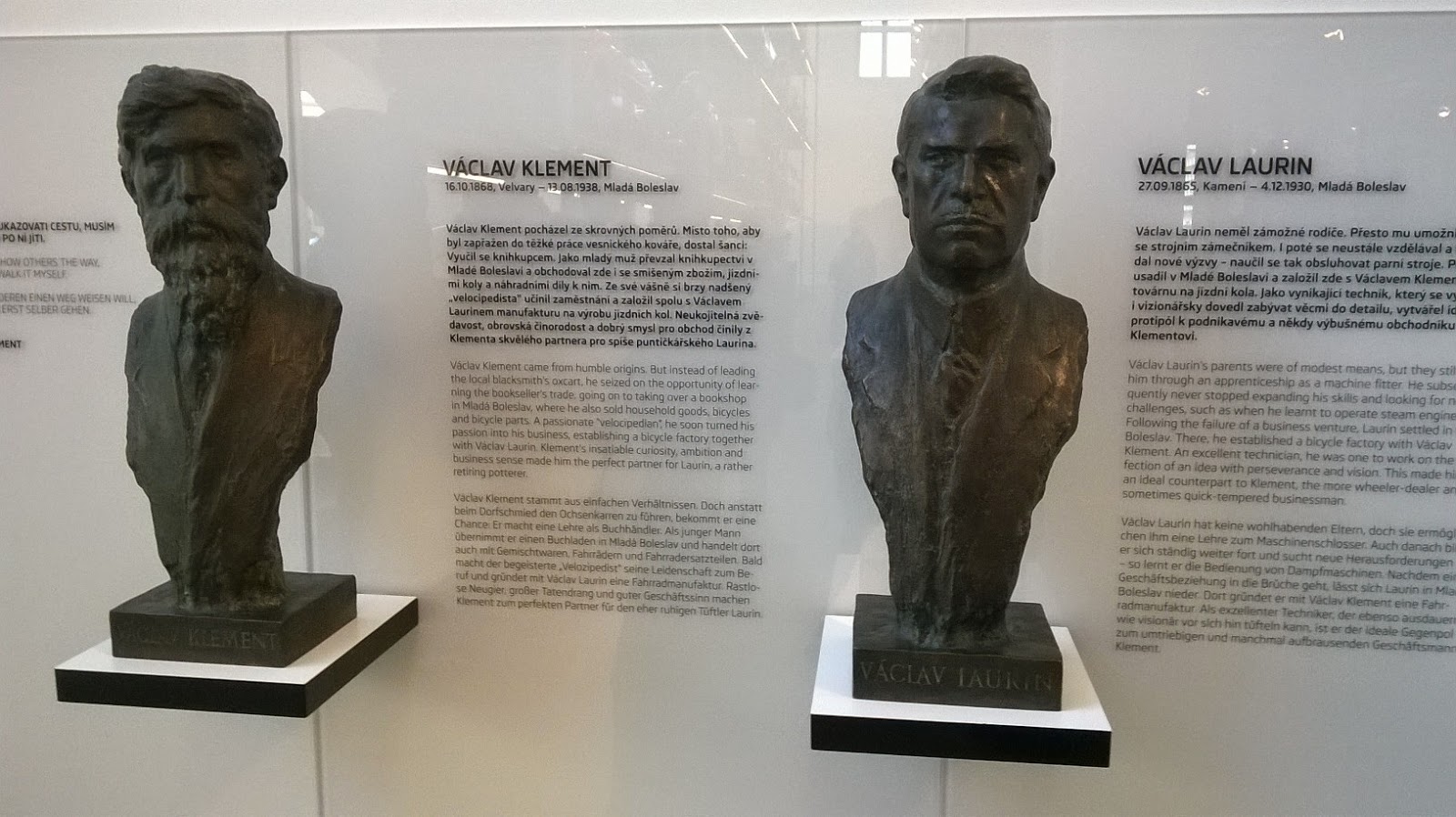 Doprsna kipa na tehniški muzejski razstavi v Pragi.