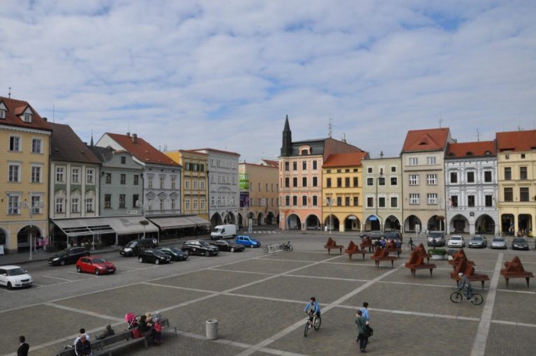 Mestni trg v Pragi med strokovno ekskurzijo.