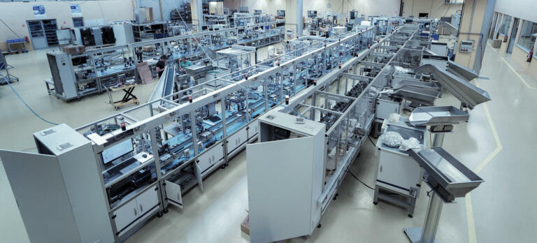 Industrijski stroji in proizvodna oprema.